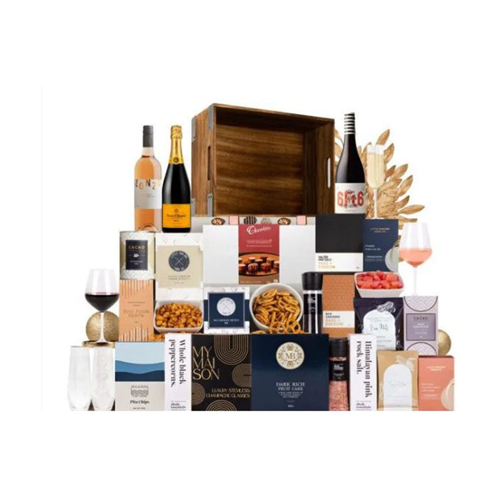 Hamper Party With Veuve Crate_40045570_Hamper Party With Veuve Crate